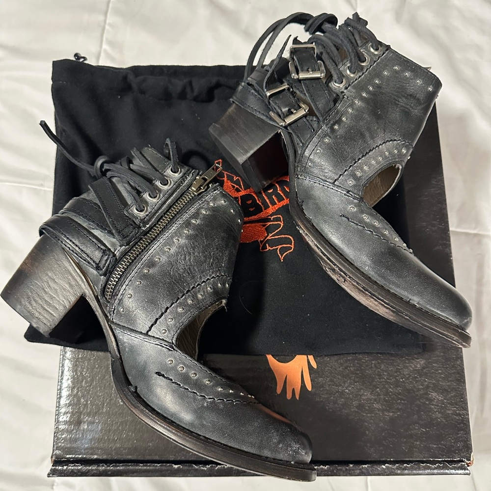 Freebird by Steve Madden “Desert” Booties